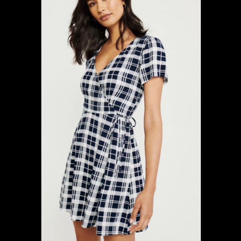 Abercrombie Short Sleeve Navy Plaid Wrap Dress